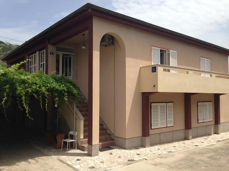 Summer Rooms Baska מראה חיצוני תמונה