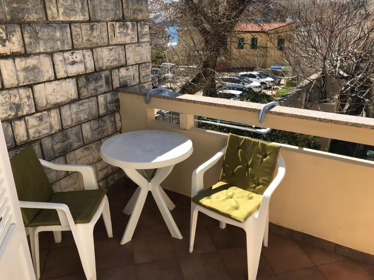 Summer Rooms Baska מראה חיצוני תמונה